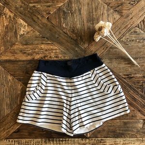 Maternity shorts
